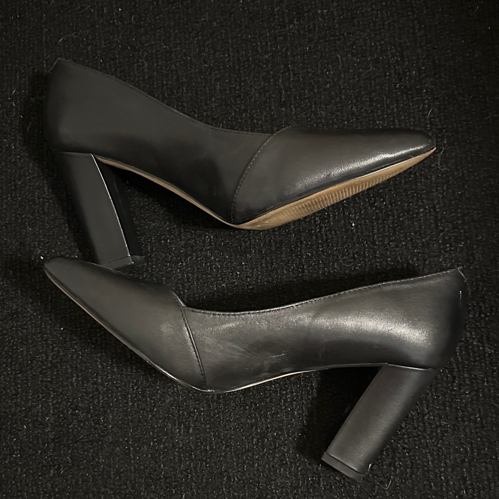 Franco Sarto Classic Black Heels - Picture 4 of 9